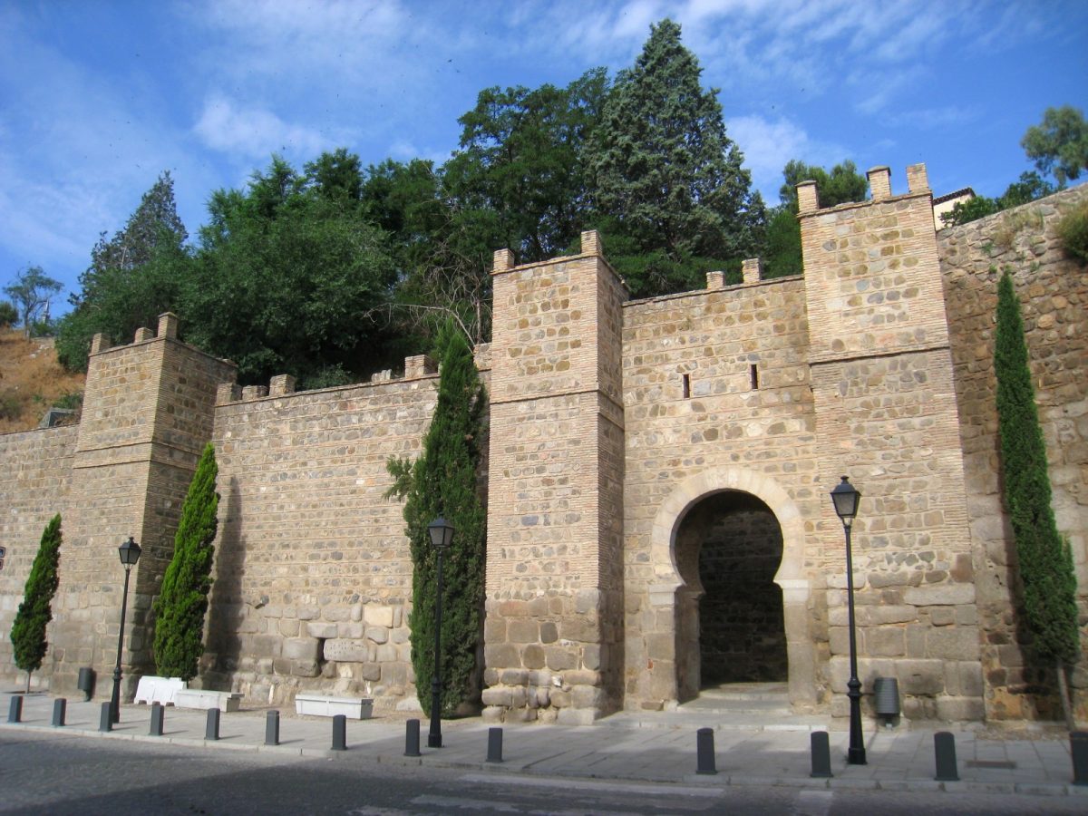 https://www.toledo.es/wp-content/uploads/2020/11/wall_near_puente_de_alcantara_toledo-1200x900.jpg. El Ayuntamiento iluminará la Puerta de Alcántara con motivo del Día Mundial de la Enfermedad Pulmonar Obstructiva Crónica (EPOC)
