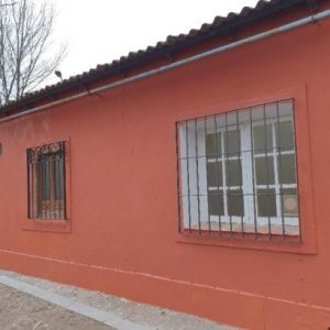 ontinúa la limpieza, desbroce y acondicionamiento de espacios públicos y entornos verdes de toda la ciudad
