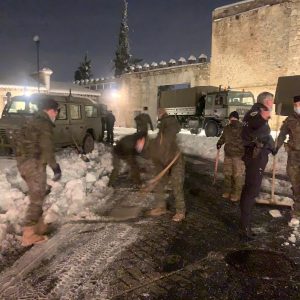 a UME y la Brigada Paracaidista del Ejército de Tierra trabajan desde esta noche en el dispositivo especial de limpieza de Toledo