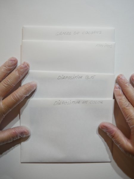 44_Material de preimpresión offset inserto en sobres de cuatro solapas