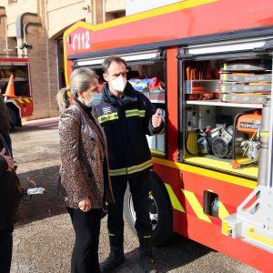 os Bomberos estrenan camión y la alcaldesa anuncia nuevos vehículos para completar la modernización del servicio