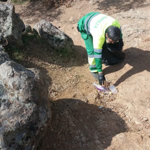 l Consistorio trabaja en la retirada de residuos en el Valle y pide colaboración a la ciudadanía en el mantenimiento de zonas verdes