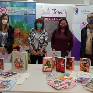 l Ayuntamiento entrega los primeros lotes de libros para los alumnos inscritos en los talleres de igualdad y corresponsabilidad