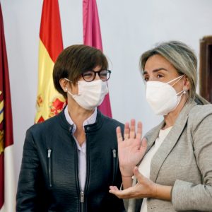 a alcaldesa recibe a la directora general de la Guardia Civil y confirman la construcción del nuevo cuartel en La Peraleda