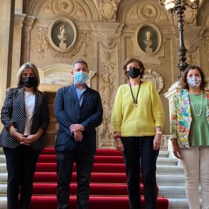 a alcaldesa destaca los “lazos históricos” de Toledo con el Papa en su reunión con la embajadora de España en el Vaticano