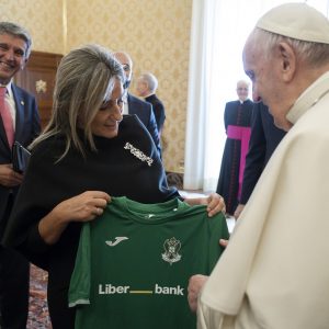 l Papa Francisco traslada a la alcaldesa su buen recuerdo de Toledo y se interesa por la labor social del Ayuntamiento