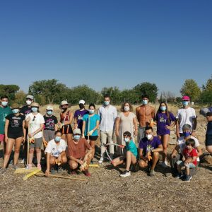 l Ayuntamiento respalda el campo de voluntariado juvenil que realiza labores de adecentamiento en Vega Baja estos días