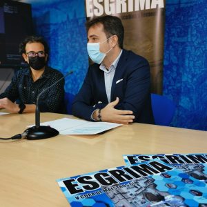 oledo ofrece este sábado día 25 un espectacular evento de esgrima sobre tarimas en la Plaza del Ayuntamiento