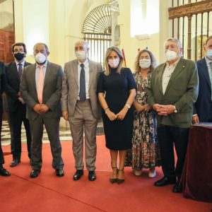 a alcaldesa asiste a la presentación del libro ‘Perdiguero de Burgos, un perro de reyes’ de José Manuel Sanz Timón