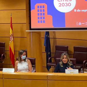 ilagros Tolón aboga por la concienciación ciudadana y por modelos urbanísticos sostenibles frente al cambio climático