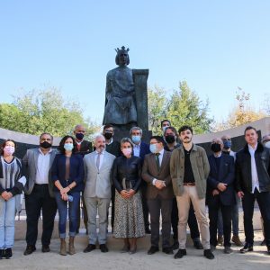 l Ayuntamiento dignifica la escultura de Alfonso X ‘El Sabio’ en el Parque de las Tres Culturas con motivo del Centenario