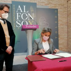 a alcaldesa firma la cesión del Salón Rico al Consorcio y presenta las actividades del 20 aniversario de la institución