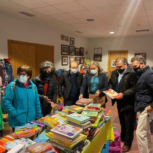 l Ayuntamiento se suma al rastrillo solidario de Escuelas para el Mundo como impulso a las políticas de Cooperación Internacional