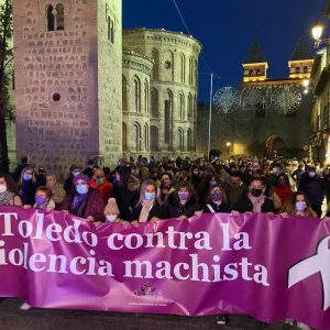 a alcaldesa destaca la necesidad de seguir avanzando en igualdad con motivo de la marcha “Toledo contra la violencia machista”