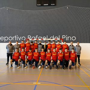 l concejal de Deportes da la bienvenida a los jugadores del I Torneo Internacional de Balonmano ‘Ciudad de Toledo’