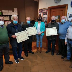 ntrega de diplomas a los socios con mayor antigüedad de Asvat