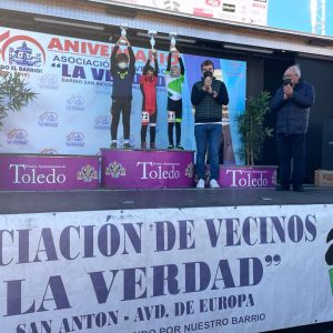 l Gobierno local participa en la entrega de trofeos de la XXII Carrera Urbana Popular ‘Tres Culturas’ de la Asociación de Vecinos ‘San Antón