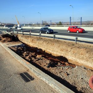 a alcaldesa visita las obras de mejora y ampliación del drenaje de la TO-23 que dotarán a la vía de mayor seguridad ante fuertes lluvias