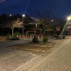 l área infantil de Juan de Vergara, en La Legua, cuenta desde ayer con nuevo alumbrado público