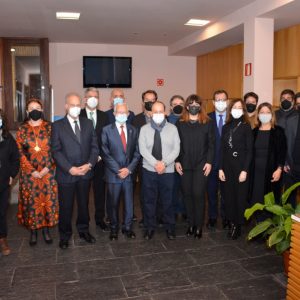 l vicealcalde reconoce el esfuerzo de los premiados por la Real Academia y les invita a seguir colaborando con la ciudad