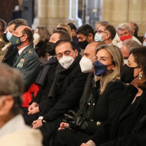 ilagros Tolón asiste a la ordenación episcopal de monseñor Francisco César García Magán en la Catedral Primada