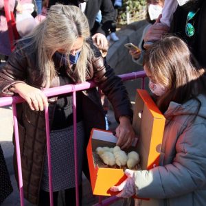 a alcaldesa asiste a la celebración de San Antón tras dos años sin celebrarse esta tradición a consecuencia de la pandemia
