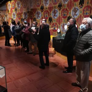os miembros del Consejo Asesor del VIII Centenario de Alfonso X visitan la exposición “El legado de un rey precursor”