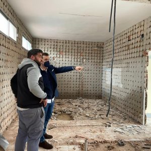 niciada la reforma de los vestuarios de la piscina de verano de Santa Bárbara afectados por la DANA