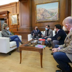 ilagros Tolón traslada la colaboración municipal en el programa de actos del 50 Aniversario de la Universidad Laboral