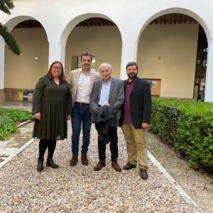 l Festival Nacional de Teatro Universitario entrega el premio ‘A toda una vida’ al dramaturgo José Luis Alonso de Santos