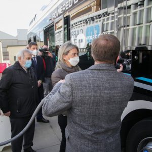 oledo refuerza su apuesta por la movilidad sostenible con el proyecto de autobuses propulsados por hidrógeno renovable