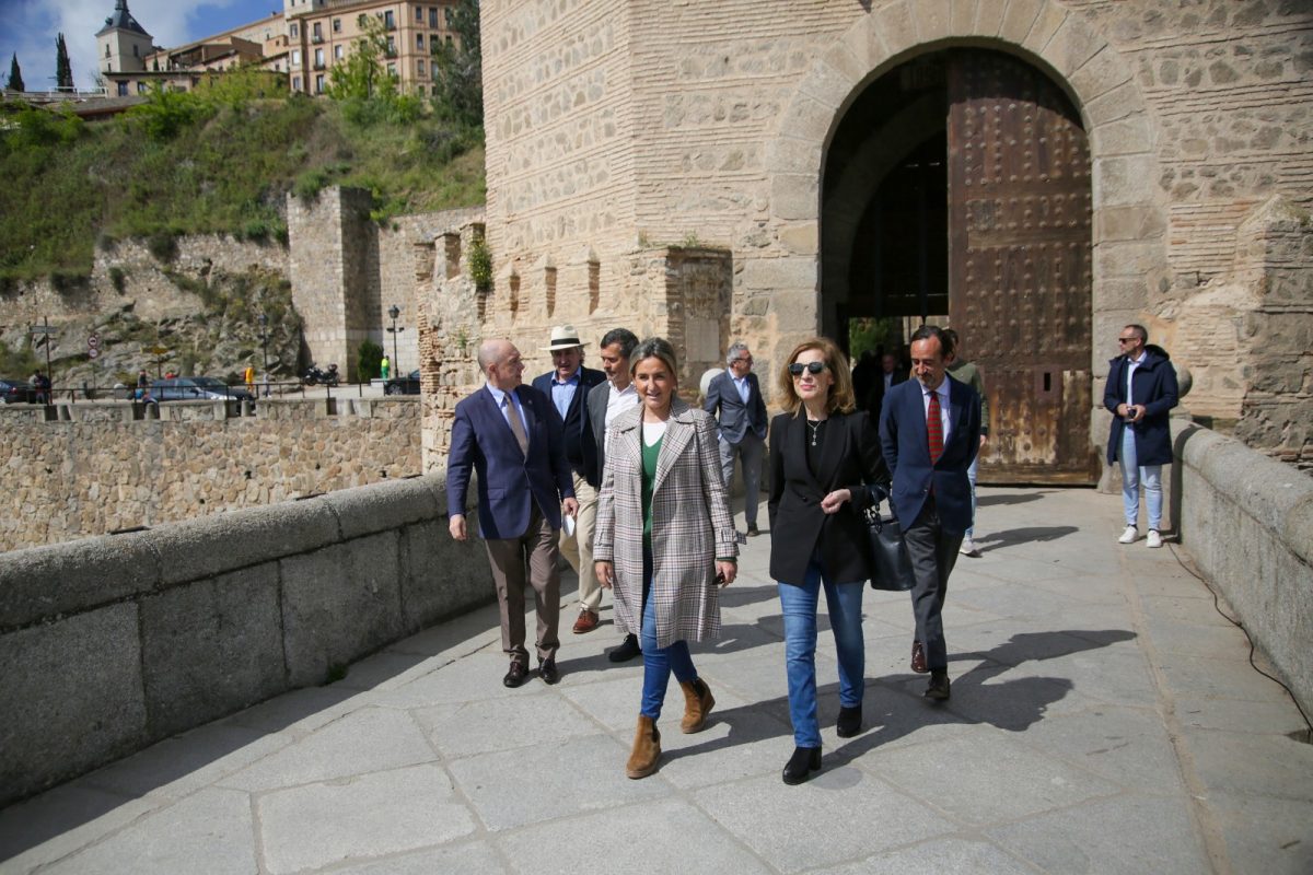 https://www.toledo.es/wp-content/uploads/2022/04/torreon_alcantara_32-1200x800.jpg. La rehabilitación del torreón del puente de Alcántara descubre el rastrillo original de la puerta, uno de los más antiguos de Europa