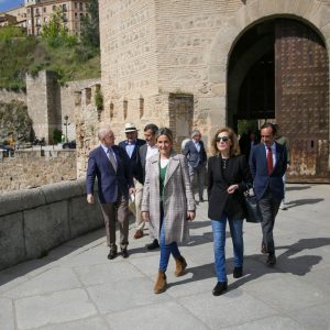 a rehabilitación del torreón del puente de Alcántara descubre el rastrillo original de la puerta, uno de los más antiguos de Europa