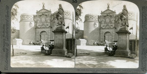 10 - 30 - UNDERWOOD - La antigua puerta de Bisagra, construida en 1550, Toledo, España