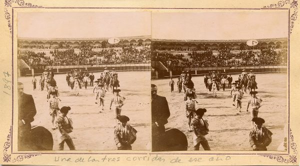 42 - Fotógrafo aficionado - Paseillo de toreros y sus cuadrillas en la Plaza de Toros de Toledo