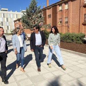 a remodelación del paseo Alberto Sánchez dota a la zona de nuevo pavimento, iluminación y mobiliario con una inversión de 700.000 euros