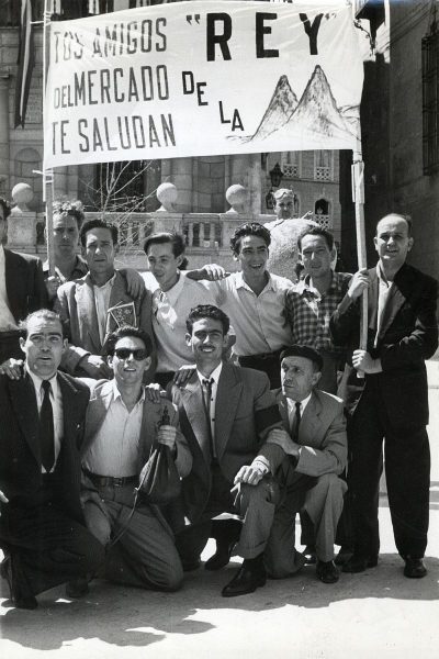 09_1954-08-29 - Recibimiento a Bahamontes en la plaza del Ayuntamiento