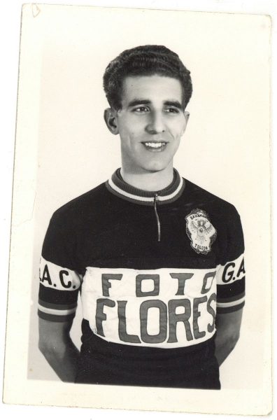 13_1958 ca - Bahamontes con maillot patrocinado por Foto Flores