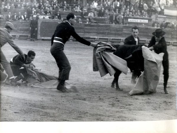 31_1959-11-08 - Bahamontes participando en un festival taurino celebrado en Toledo