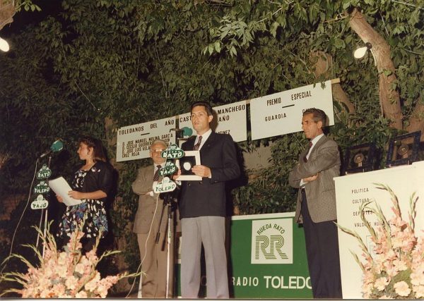 49_1988-06-16 - Bahamontes en la entrega de Premios de Toledanos del año 1988