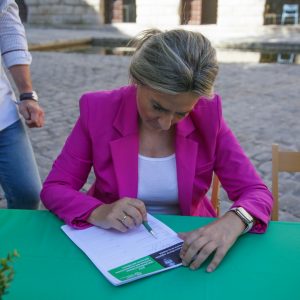 ilagros Tolón respalda la nueva campaña de la Asociación Española Contra el Cáncer a favor de espacios sin humo de tabaco