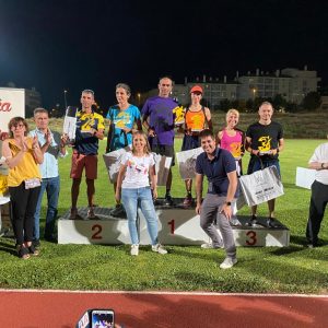 arlos Ramírez y María del Carmen Risueño, ganadores del trofeo de la carrera pedestre Toledo-Polígono