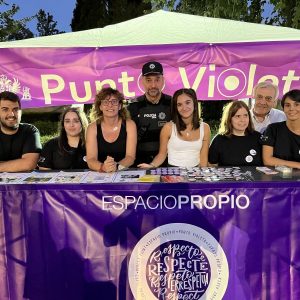 erca de 400 personas recogen información en los Puntos Violeta instalados por el Ayuntamiento en la Feria de Toledo