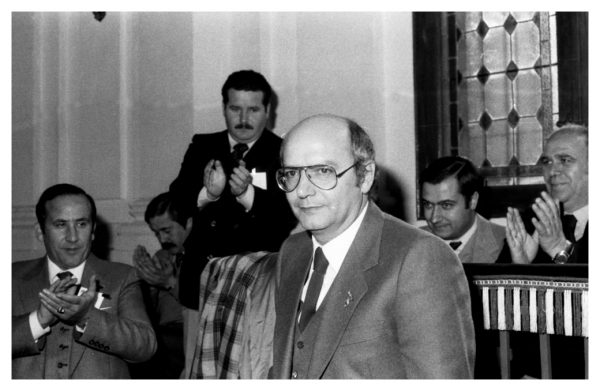1-15 - Elección de Jesús Fuentes Lázaro como Presidente de la Junta de Comunidades_1982-12-22