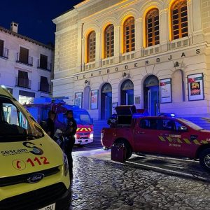 omberos, Policía, Protección Civil y medios sanitarios llevan a cabo un simulacro de incendio en el Teatro Municipal de Rojas