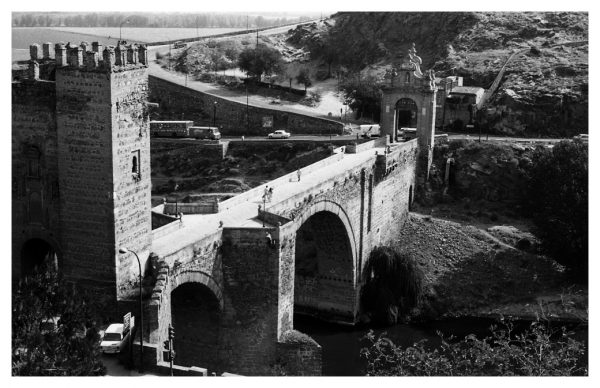 4-16 - Vista del puente de Alcántara desde el paseo del Carmen
