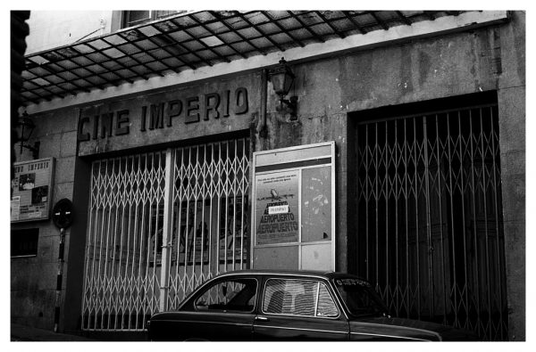 4-25 - Fachada del cine Imperio