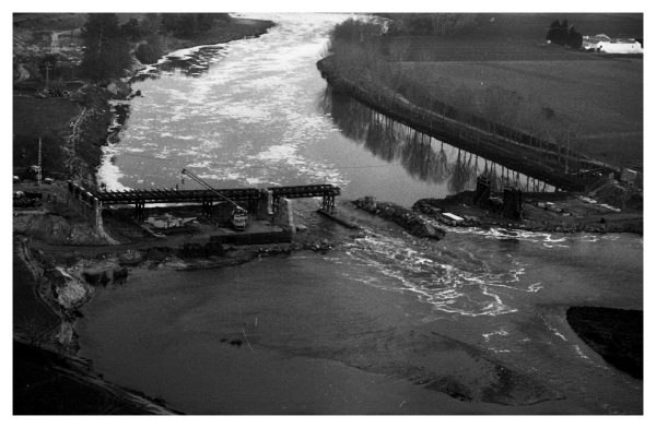 4-28 - Construcción del puente de Azarquiel_1982-11-23