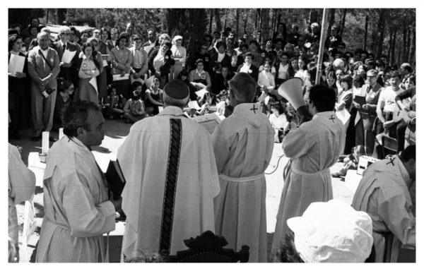 5-49 - Misa oficiada por don Marcelo González Martín en La Bastida