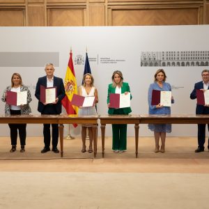 a alcaldesa firma el protocolo del Plan de Acción de la Agenda Urbana con la ministra Raquel Sánchez